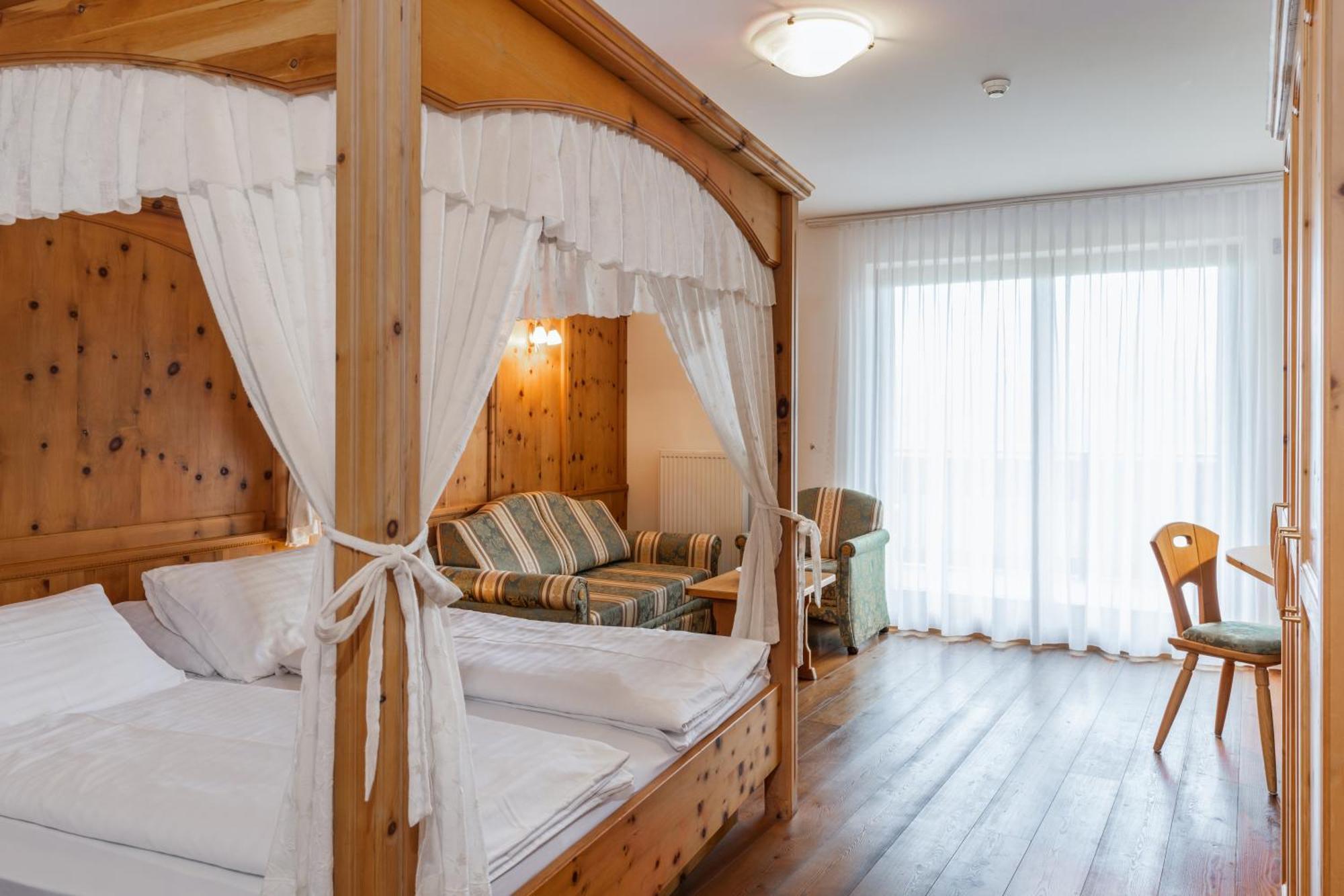 Hotel Asterbel Braies  Ngoại thất bức ảnh