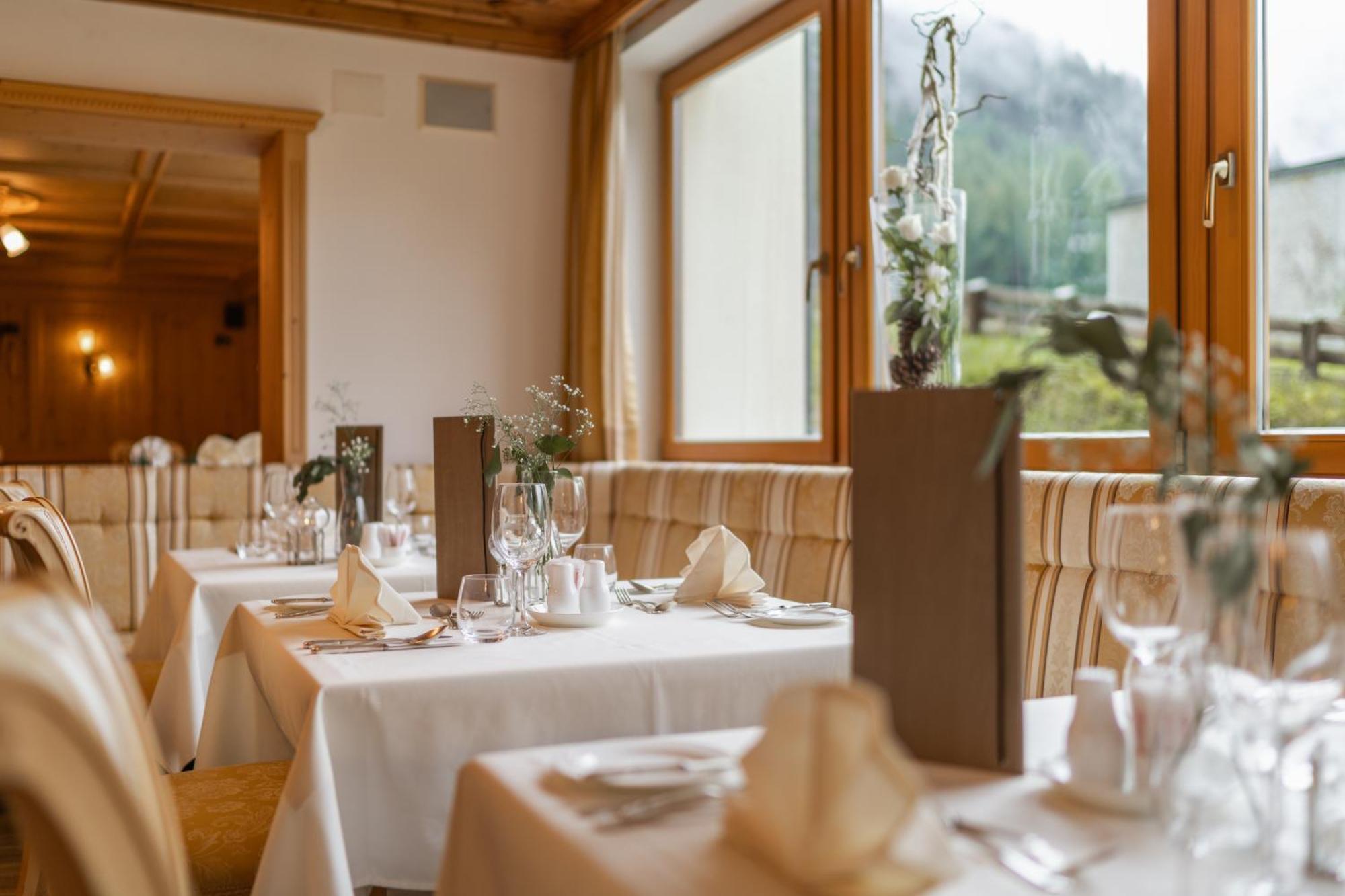Hotel Asterbel Braies  Ngoại thất bức ảnh