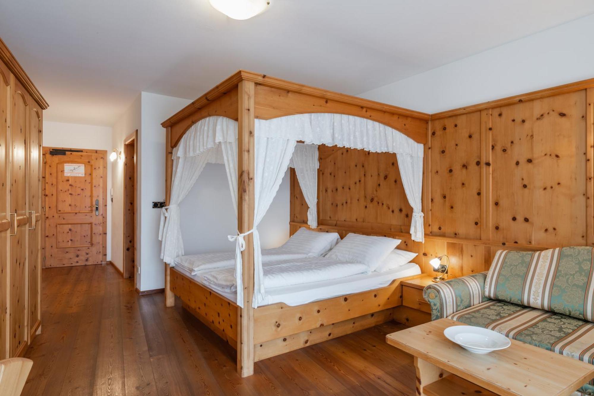 Hotel Asterbel Braies  Ngoại thất bức ảnh