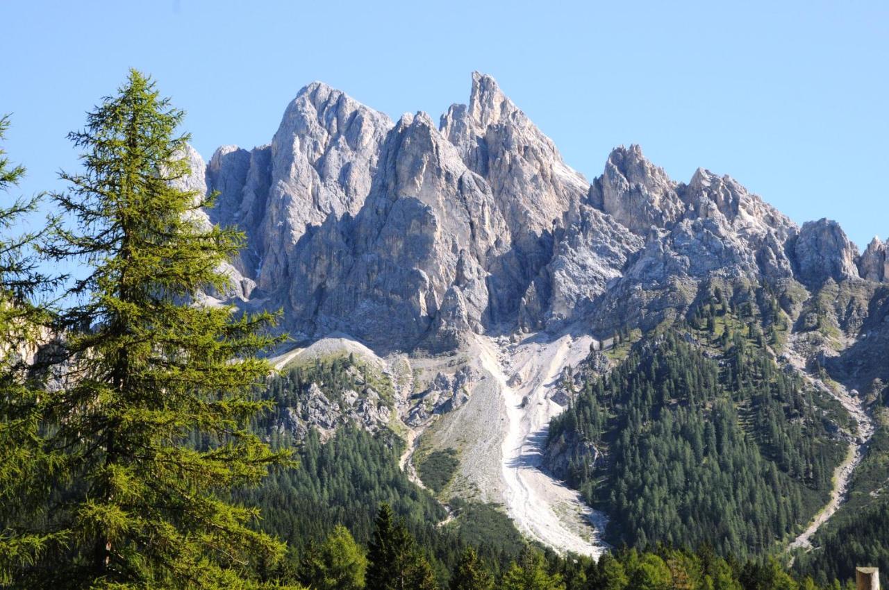 Hotel Asterbel Braies  Ngoại thất bức ảnh